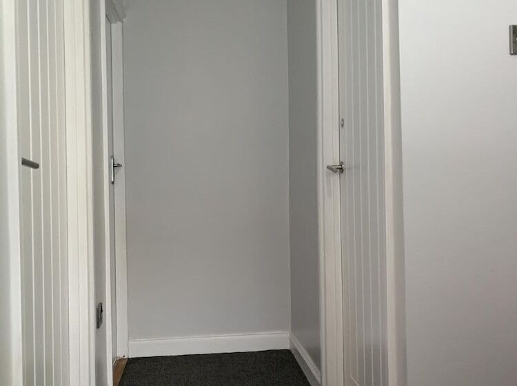 اقامتگاه Bluewater House   Immaculate 4 Bed In Greenhithe