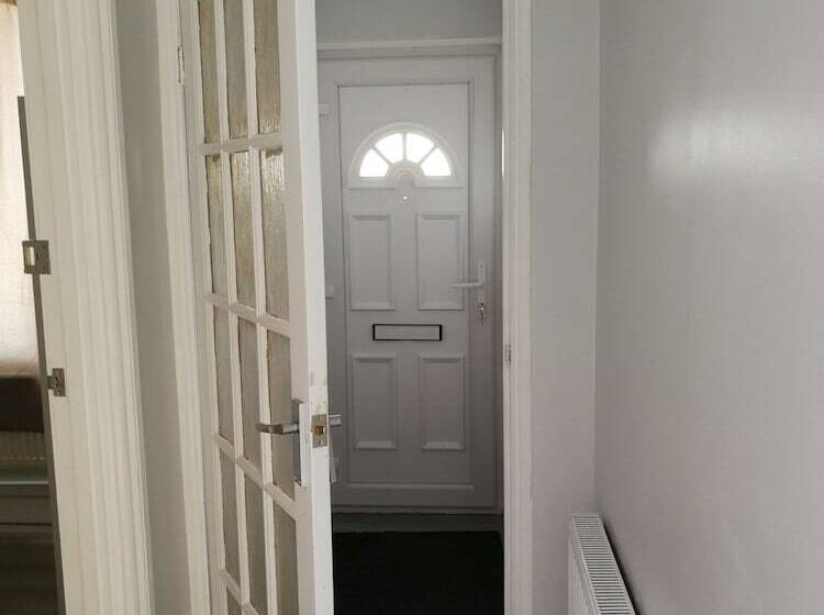 اقامتگاه Bluewater House   Immaculate 4 Bed In Greenhithe