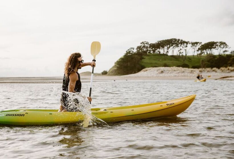 منتجع Pakiri Beach Holiday Park