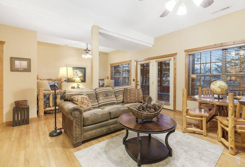 The Lodge On The Creek Branson West Cabin W/ Beautiful Views