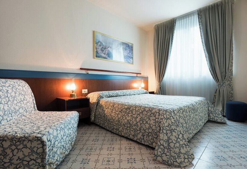 Aparthotel Holiday