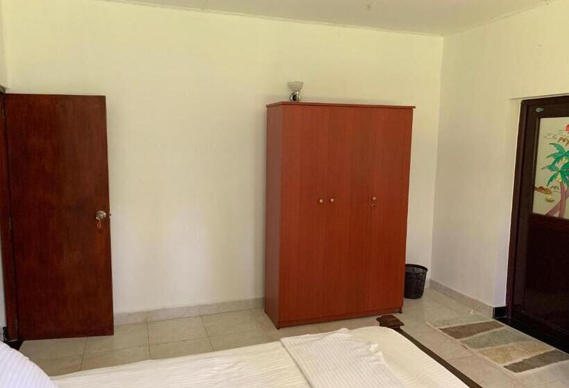 هتل Bentota Villa
