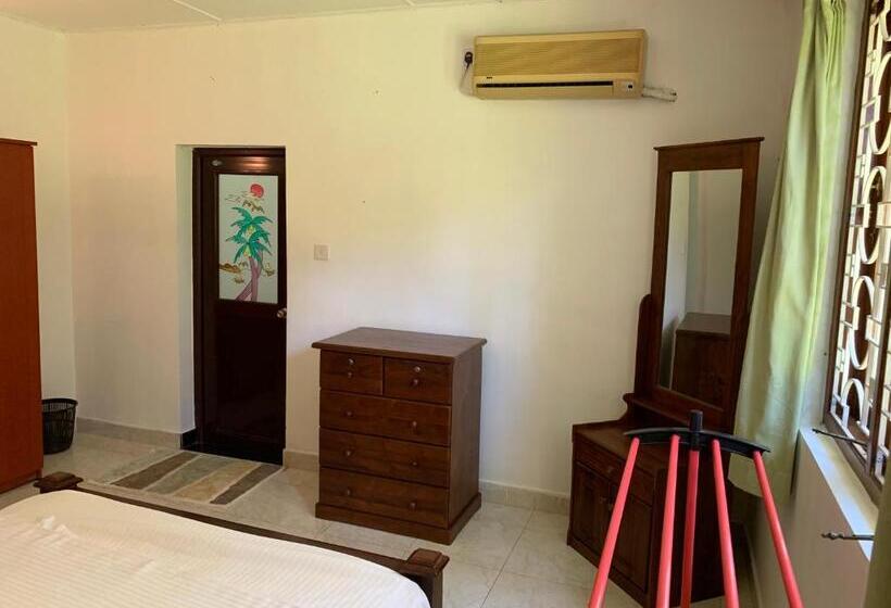 هتل Bentota Villa