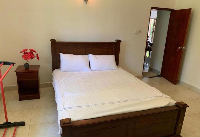 هتل Bentota Villa