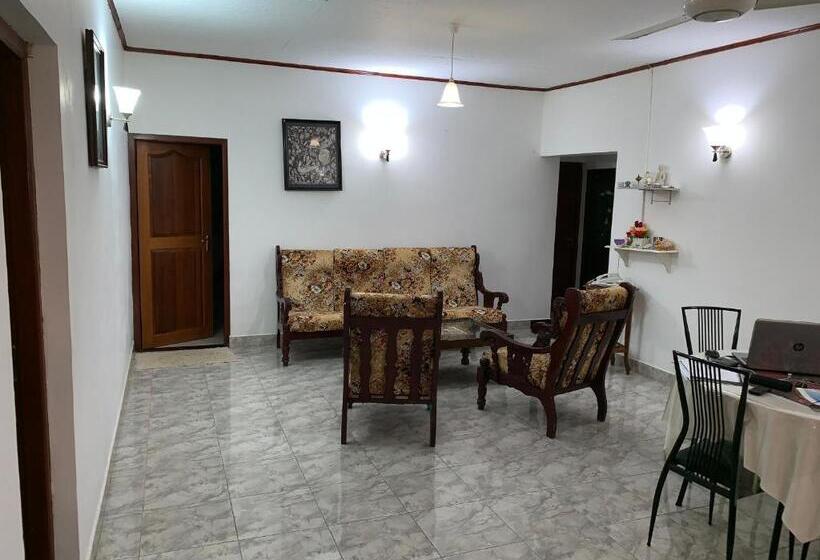 هتل Bentota Villa