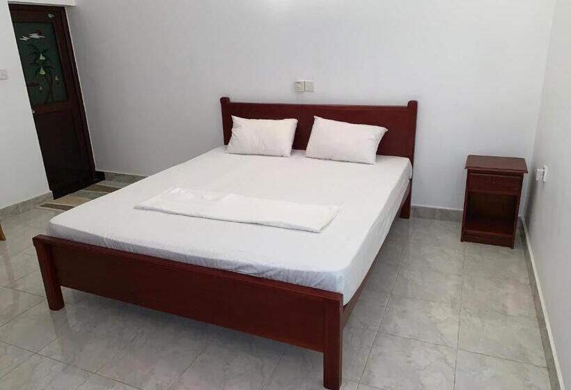 هتل Bentota Villa