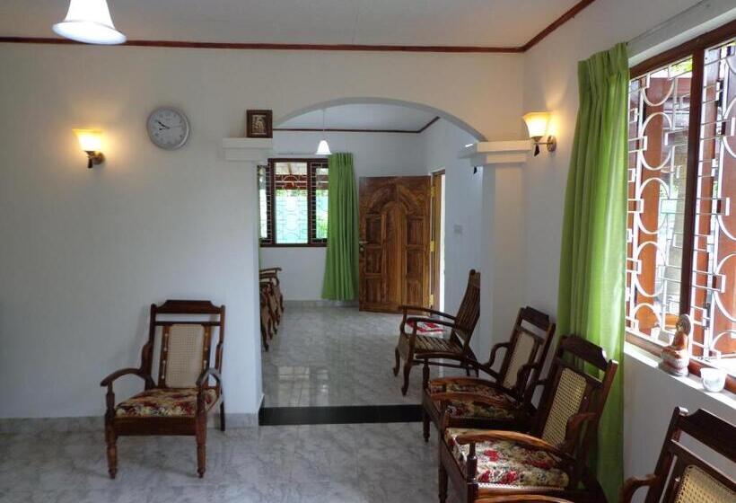 هتل Bentota Villa