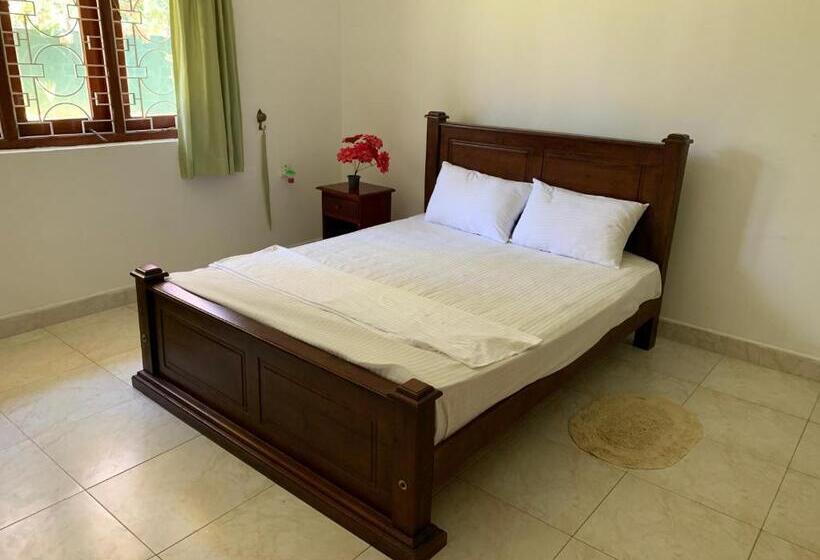 هتل Bentota Villa