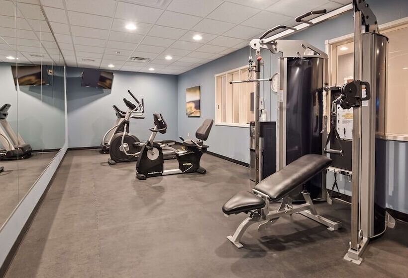 فندق Best Western Plus Boardman Inn & Suites