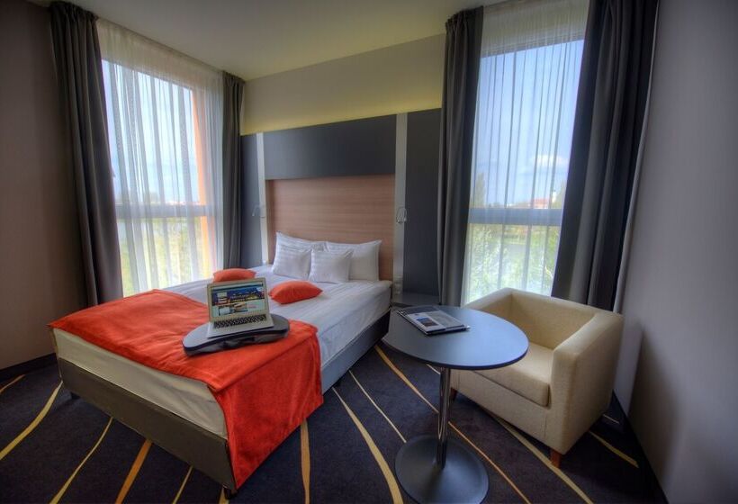 هتل Best Western Plus Lakeside