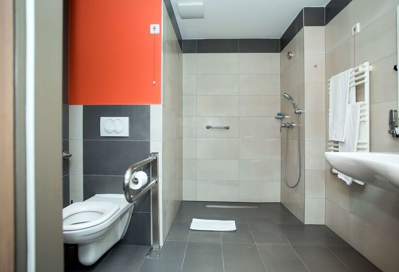 هتل Best Western Plus Lakeside