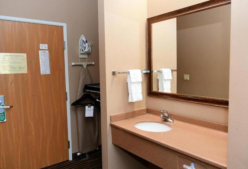 فندق Cobblestone Inn & Suites   Denison | Majestic Hills