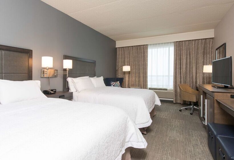 هتل Hampton Inn & Suites Grand Rapids Downtown