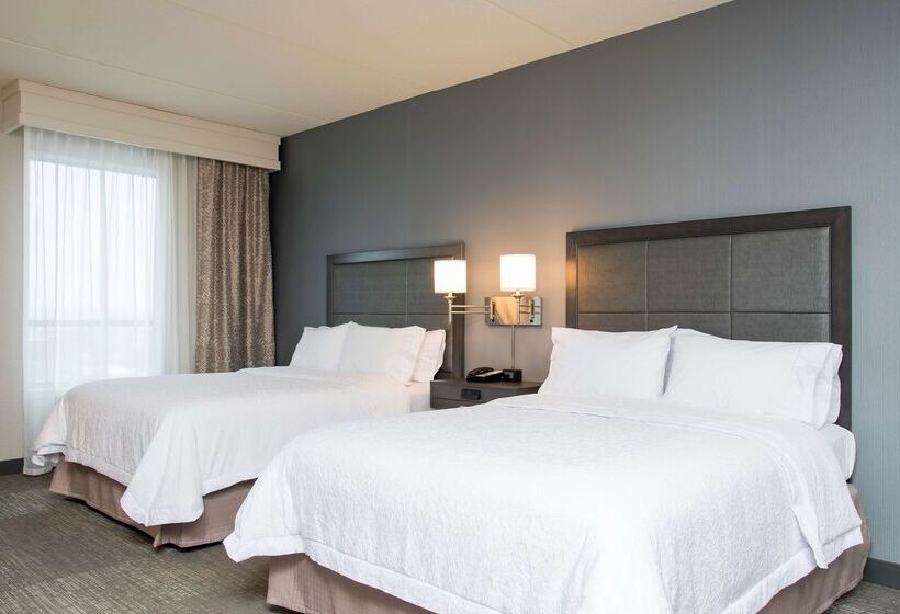 هتل Hampton Inn & Suites Grand Rapids Downtown