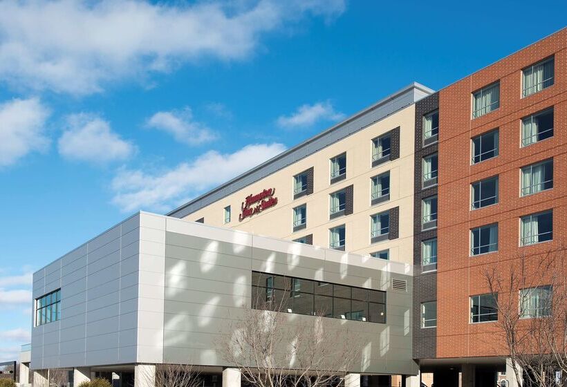 هتل Hampton Inn & Suites Grand Rapids Downtown