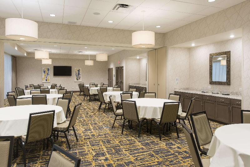 هتل Hampton Inn & Suites Grand Rapids Downtown