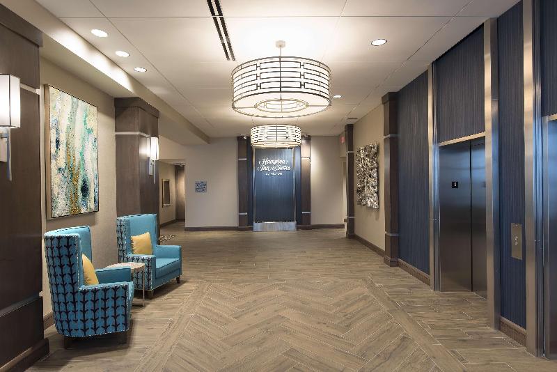 هتل Hampton Inn & Suites Grand Rapids Downtown