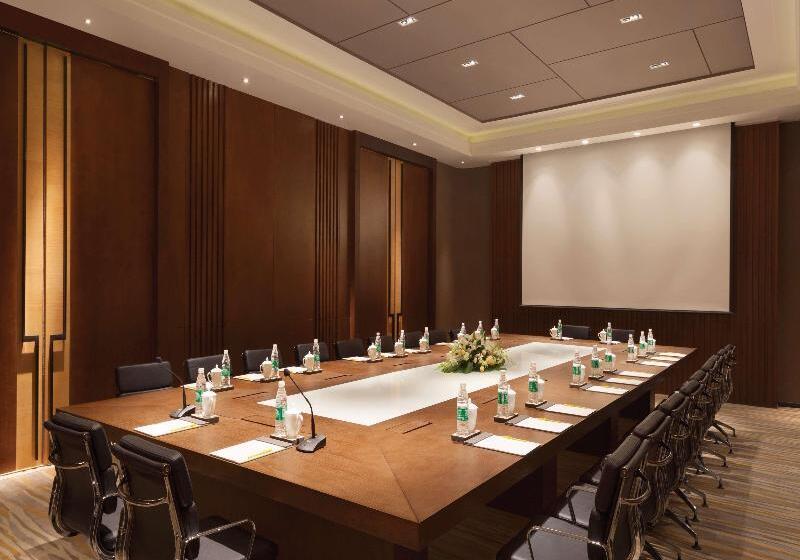 ホテル Hilton Garden Inn Dandong