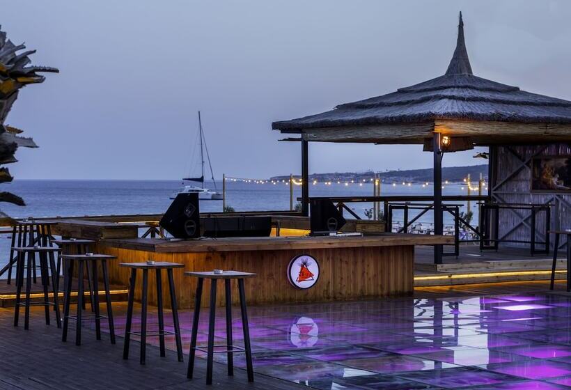 هتل Alaçatı Beach Resort