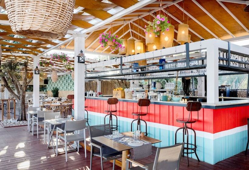 هتل Alaçatı Beach Resort