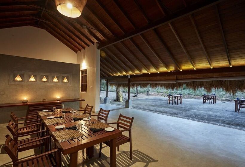 هتل Koragaha Lodge Yala