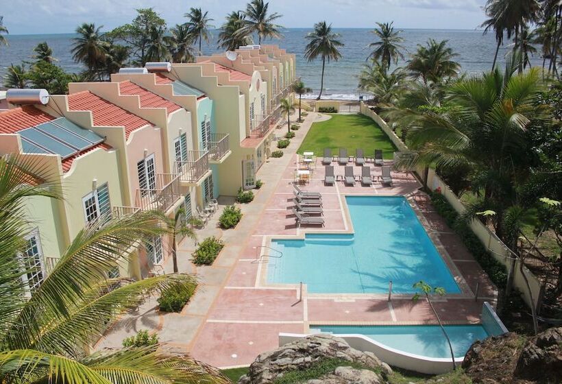 هتل Lucia Beach