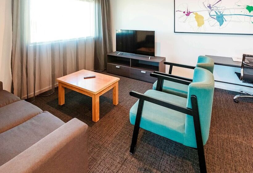 هتل Mercure Sunshine Coast Kawana Waters