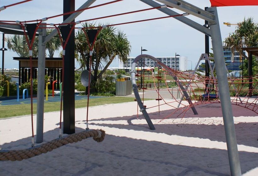 هتل Mercure Sunshine Coast Kawana Waters