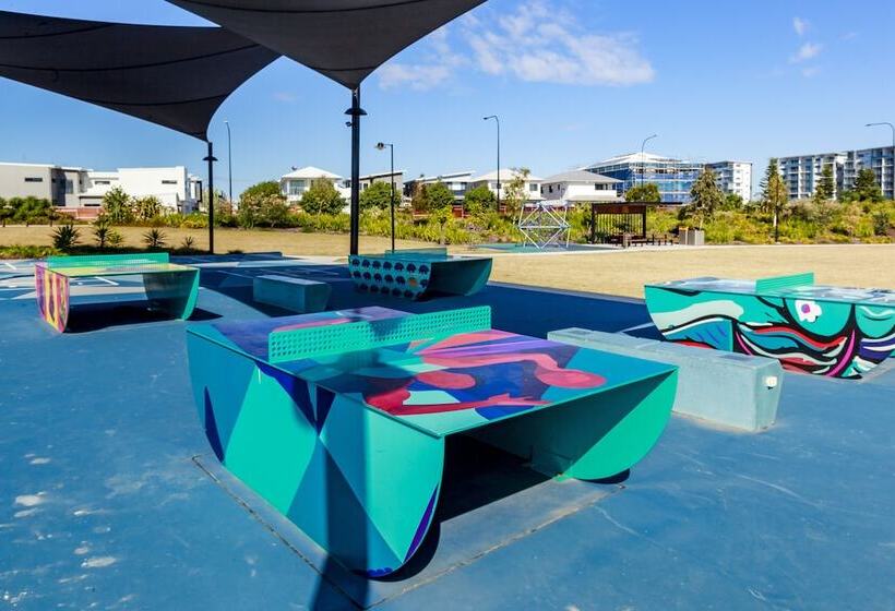 هتل Mercure Sunshine Coast Kawana Waters
