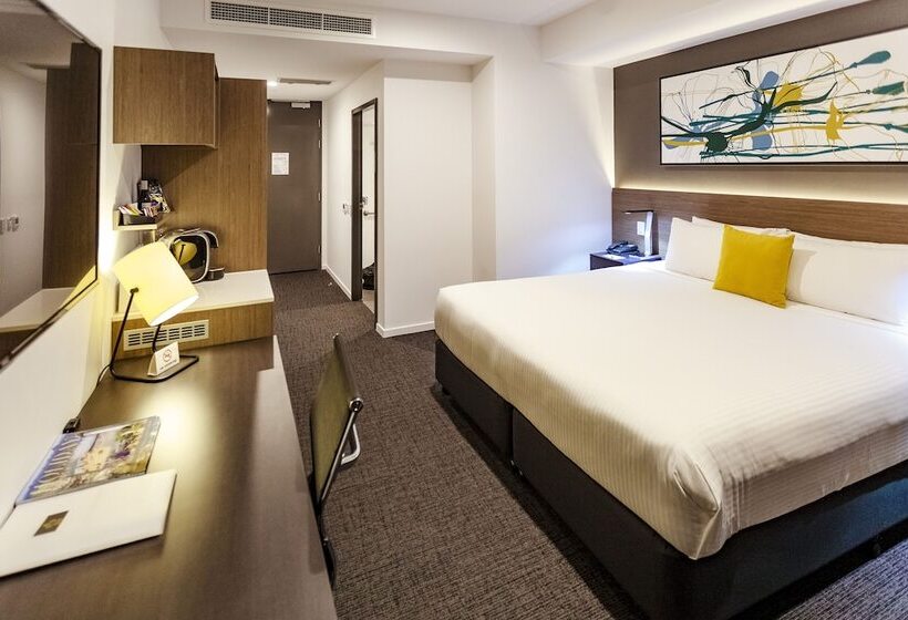 هتل Mercure Sunshine Coast Kawana Waters