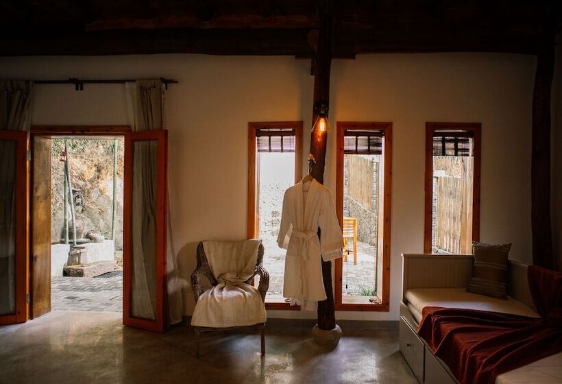 هتل Moganshan Solvang Village Boutique