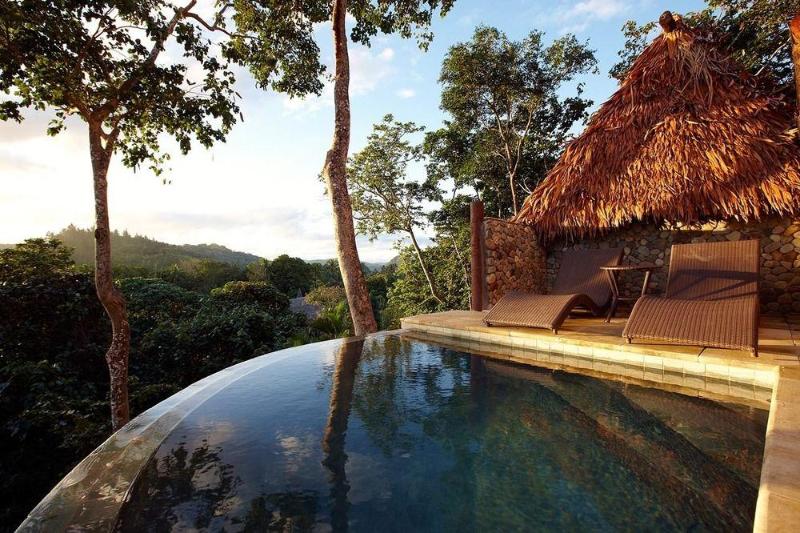 هتل Nanuku Resort Fiji
