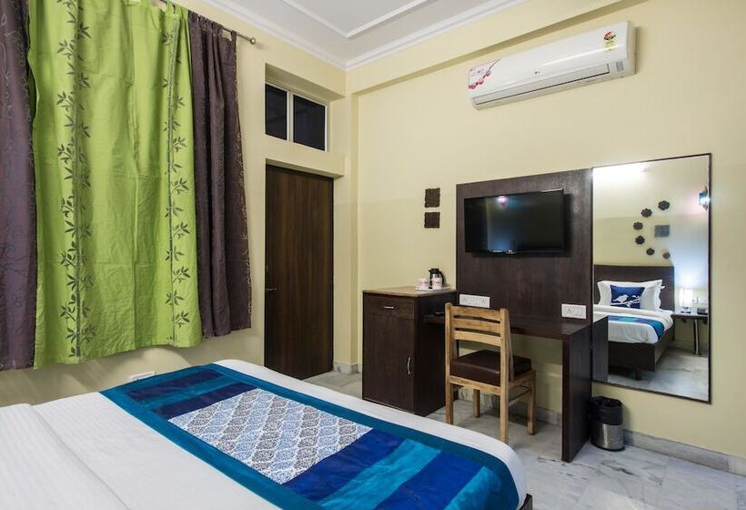 هتل Oyo Rooms Bani Park Kabir Marg