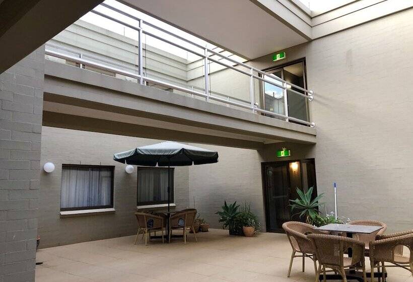 בית מלון כפרי Quality Inn O'Connell