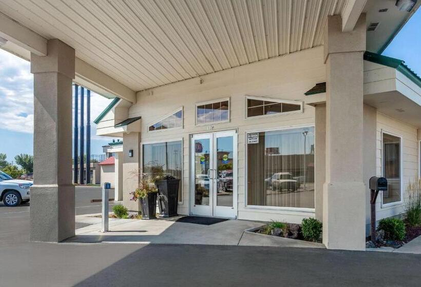 בית מלון כפרי Quality Inn