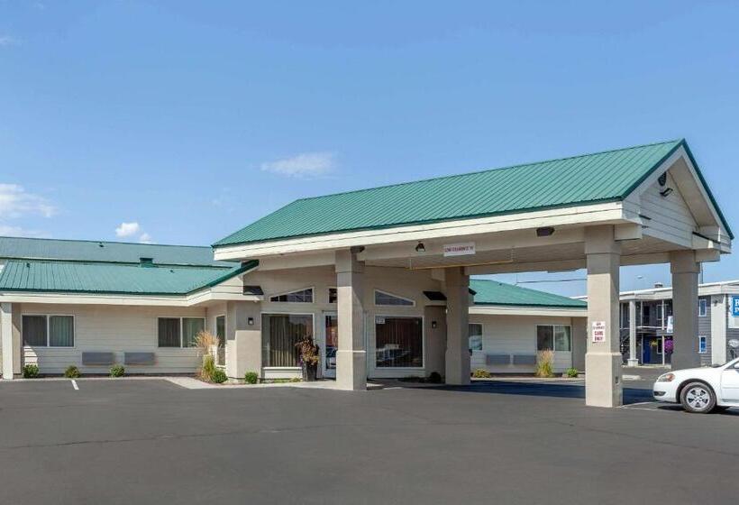 בית מלון כפרי Quality Inn