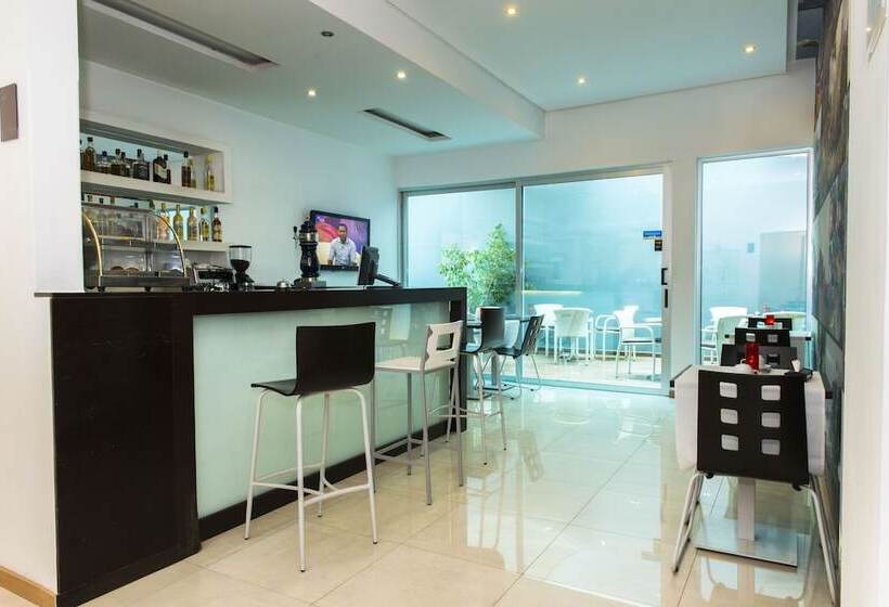 Fotos del hotel Santiago:  26