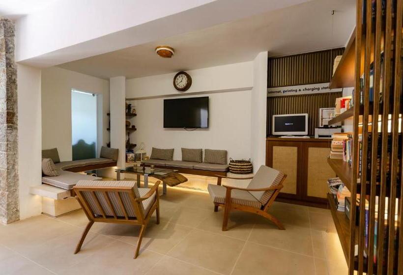 בית מלון כפרי Sarikampos Beach