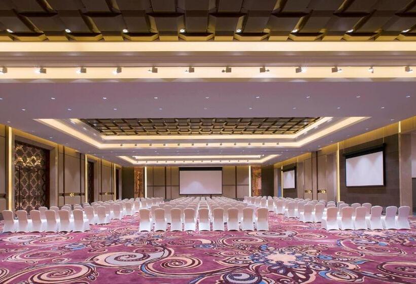 هتل Sheraton Grand Xishuangbanna