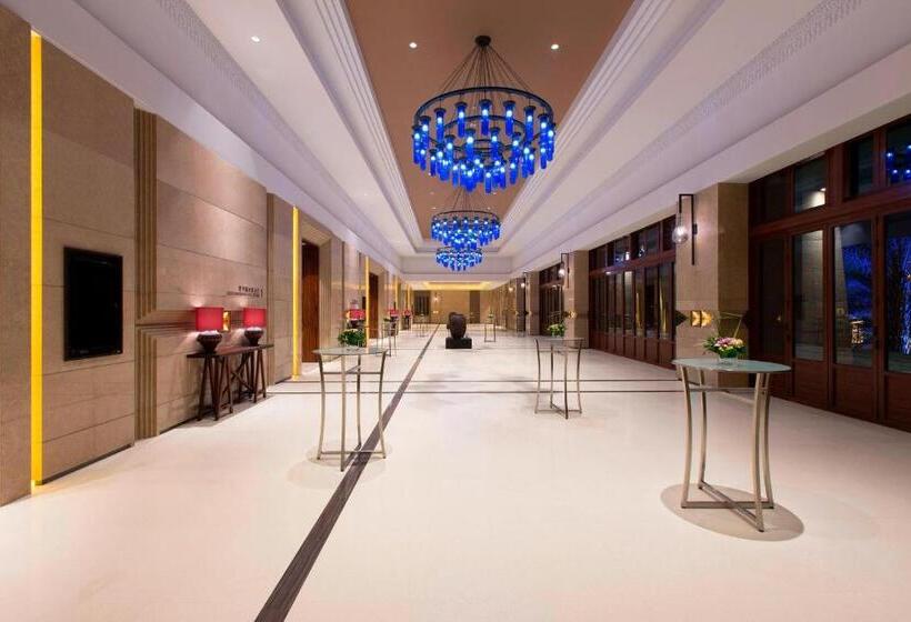 هتل Sheraton Grand Xishuangbanna