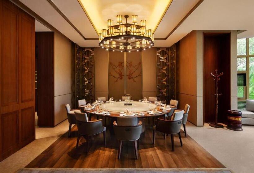 هتل Sheraton Grand Xishuangbanna