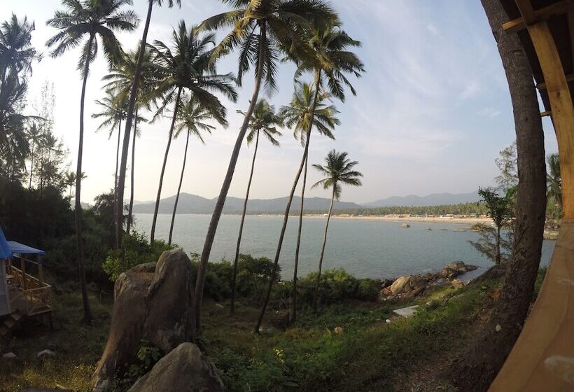 Neptune Point Hill Cottages