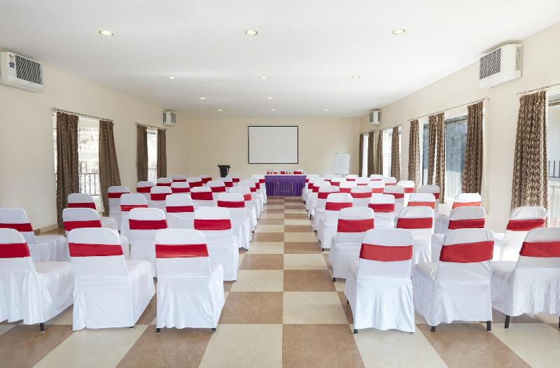 리조트 Sterling Corbett