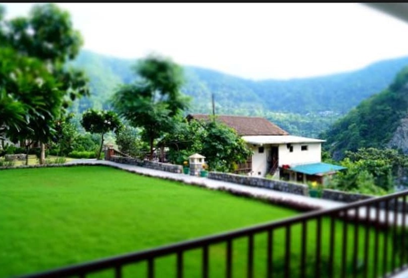 리조트 Sterling Corbett