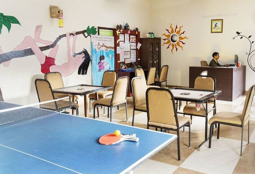 리조트 Sterling Corbett