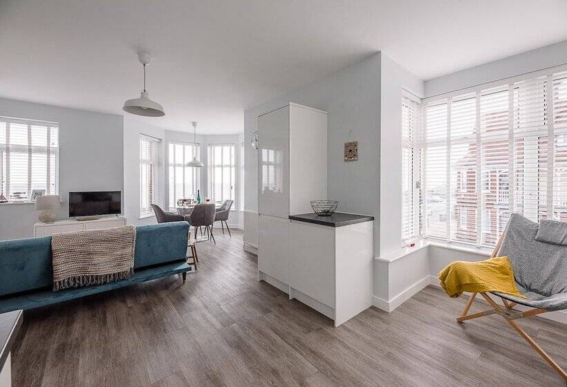 4 Buregate House, Felixstowe