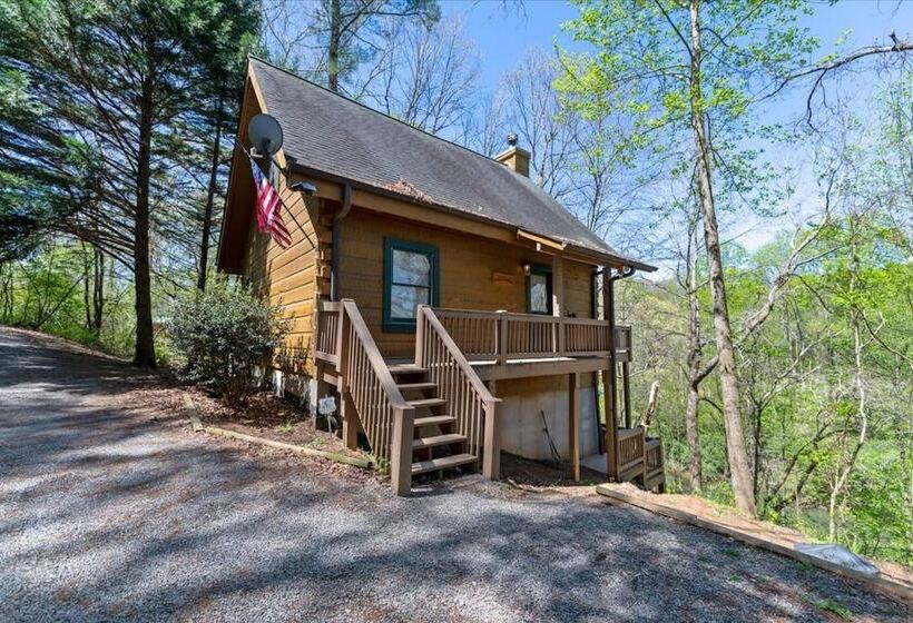 Alessandras   Beautiful Rustic Chic Riverfront Cabin Fireplace Pet Friendly