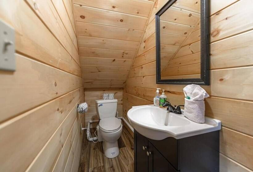 Alessandras   Beautiful Rustic Chic Riverfront Cabin Fireplace Pet Friendly