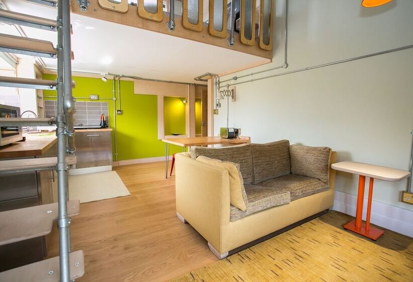 Claron Lodge