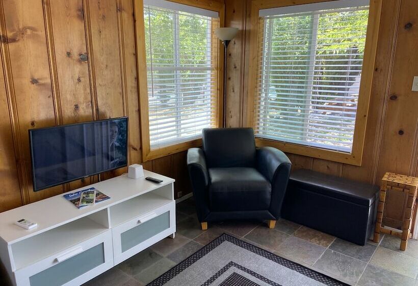Clearlake Cabins